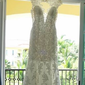 Wedding dress
